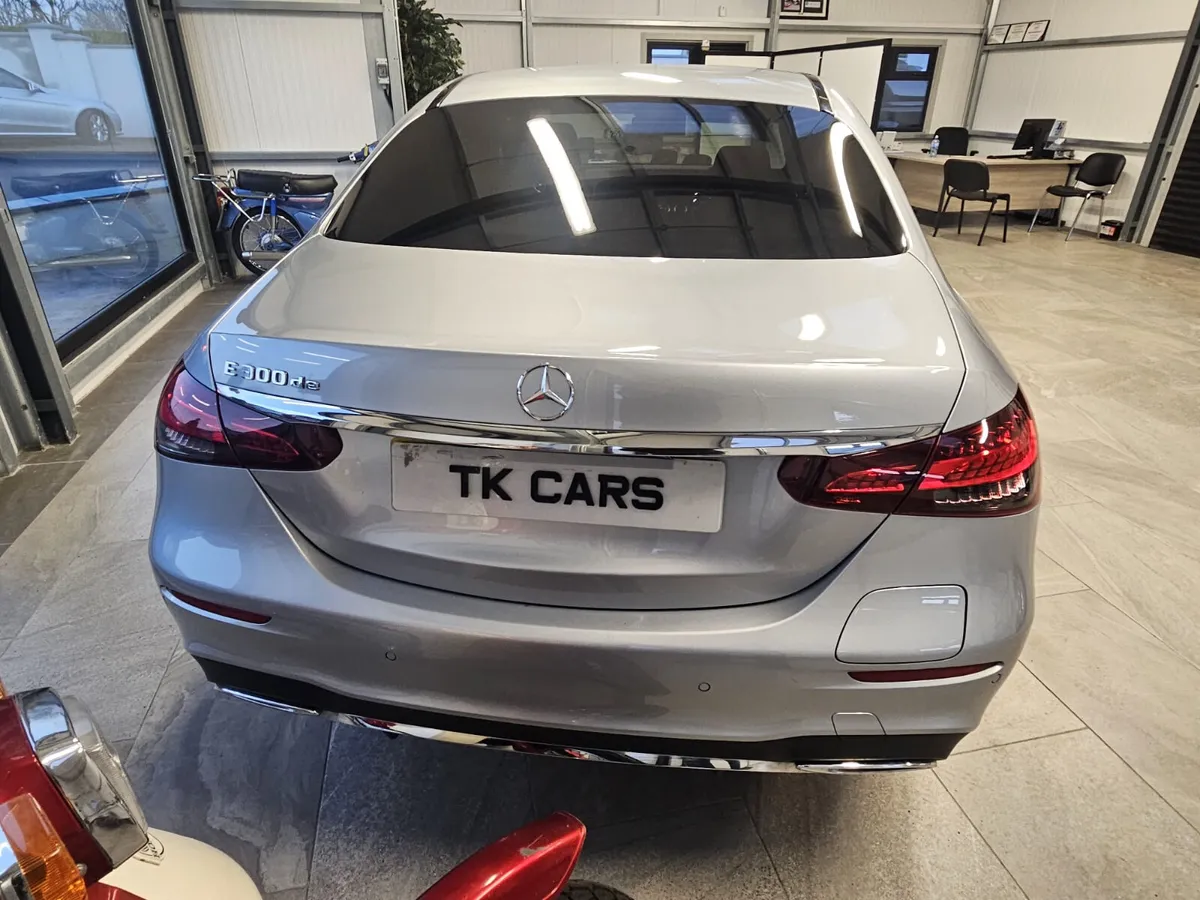 211 MERCEDES BENZ E-CLASS 300 de AMG LINE - Image 4