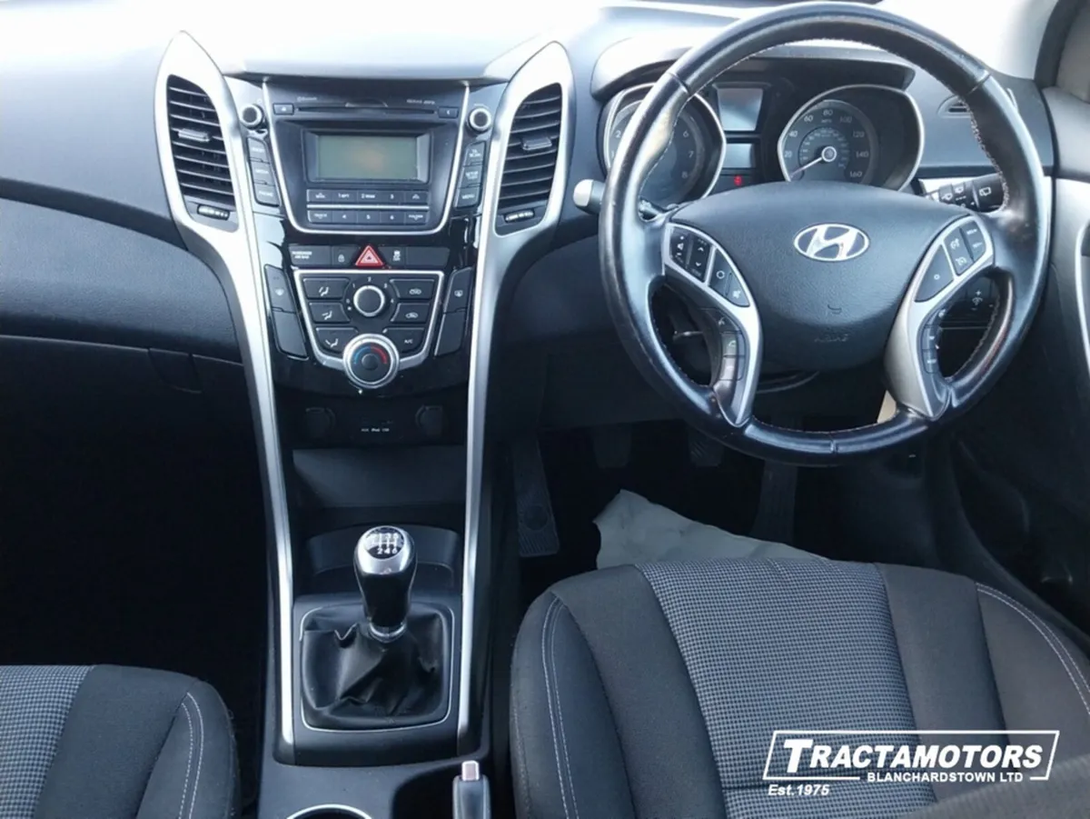Hyundai i30 1.4 ACTIVE 5DR - Image 2