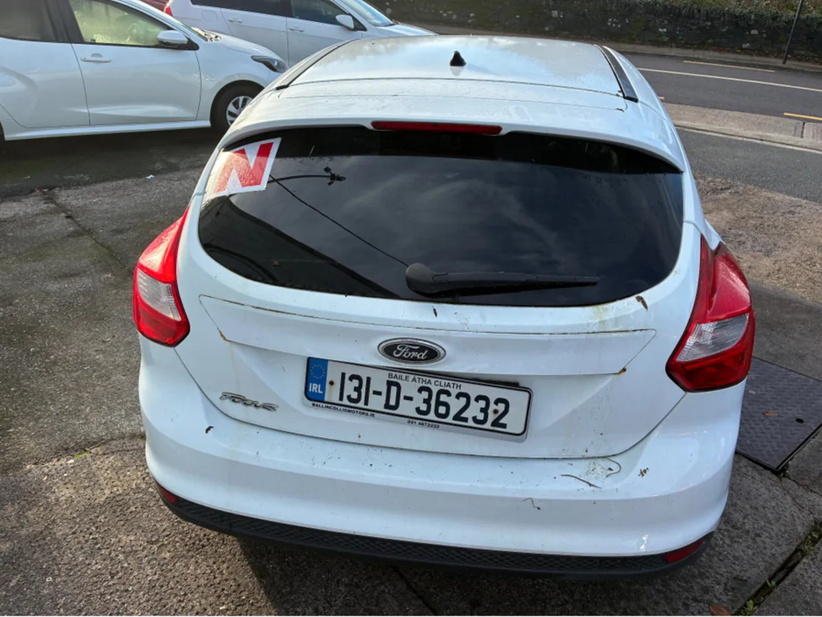 Ford Focus Engine Needs Attention!!!Trade sale.1.0 - Image 4