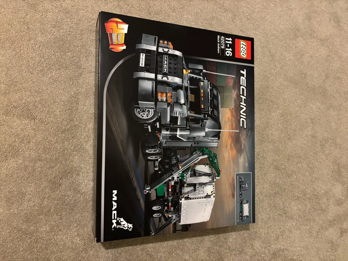 Lego Technic Truck 42078 - Image 1