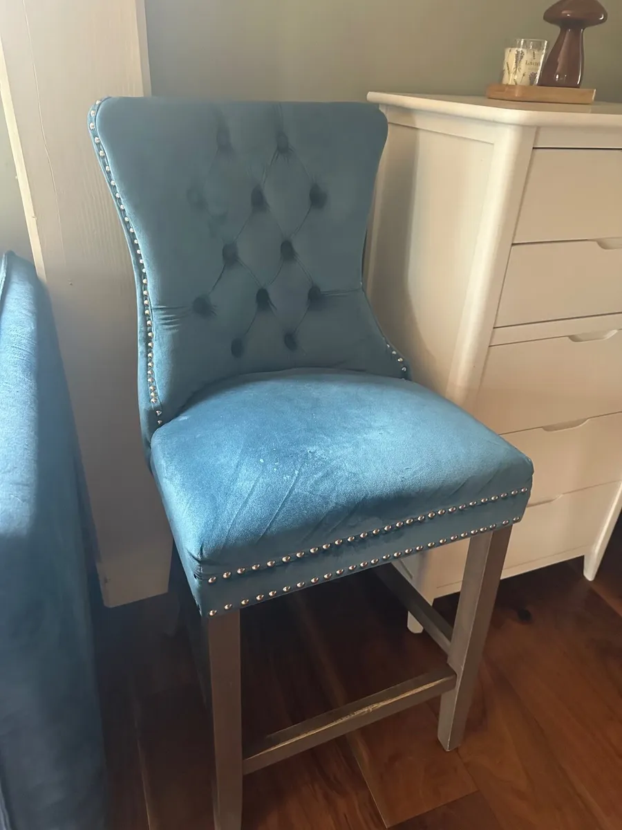 Island Chairs - Image 1