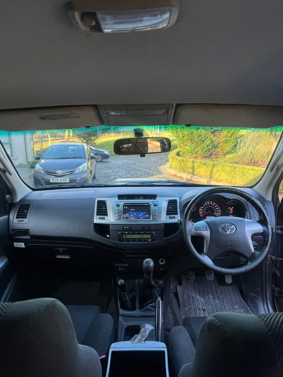 2016 Toyota Hilux Invincible D/Cab Pick Up 3.0 - Image 2