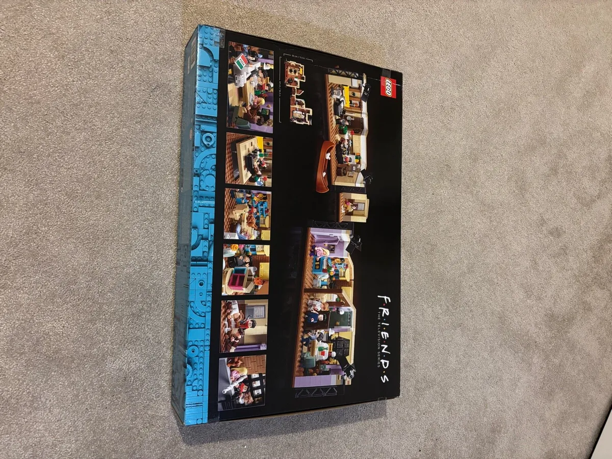 Lego Friends The Apartments 10292 - Image 2