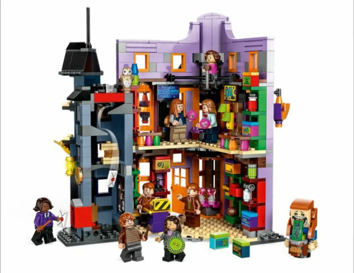 Rare Retired Lego Harry Potter 76422 Diagon Alley - Image 4