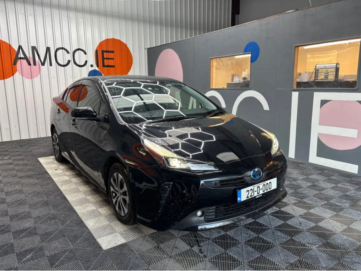 Toyota Prius Electric Seats - Reverse Camera - Cru - Image 1