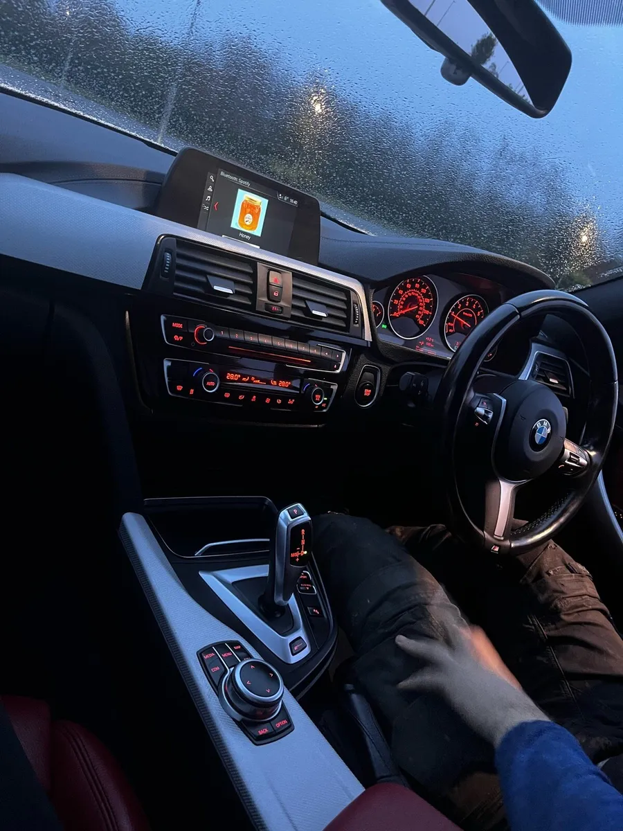 BMW 3-Series 2018 M SPORT - Image 3