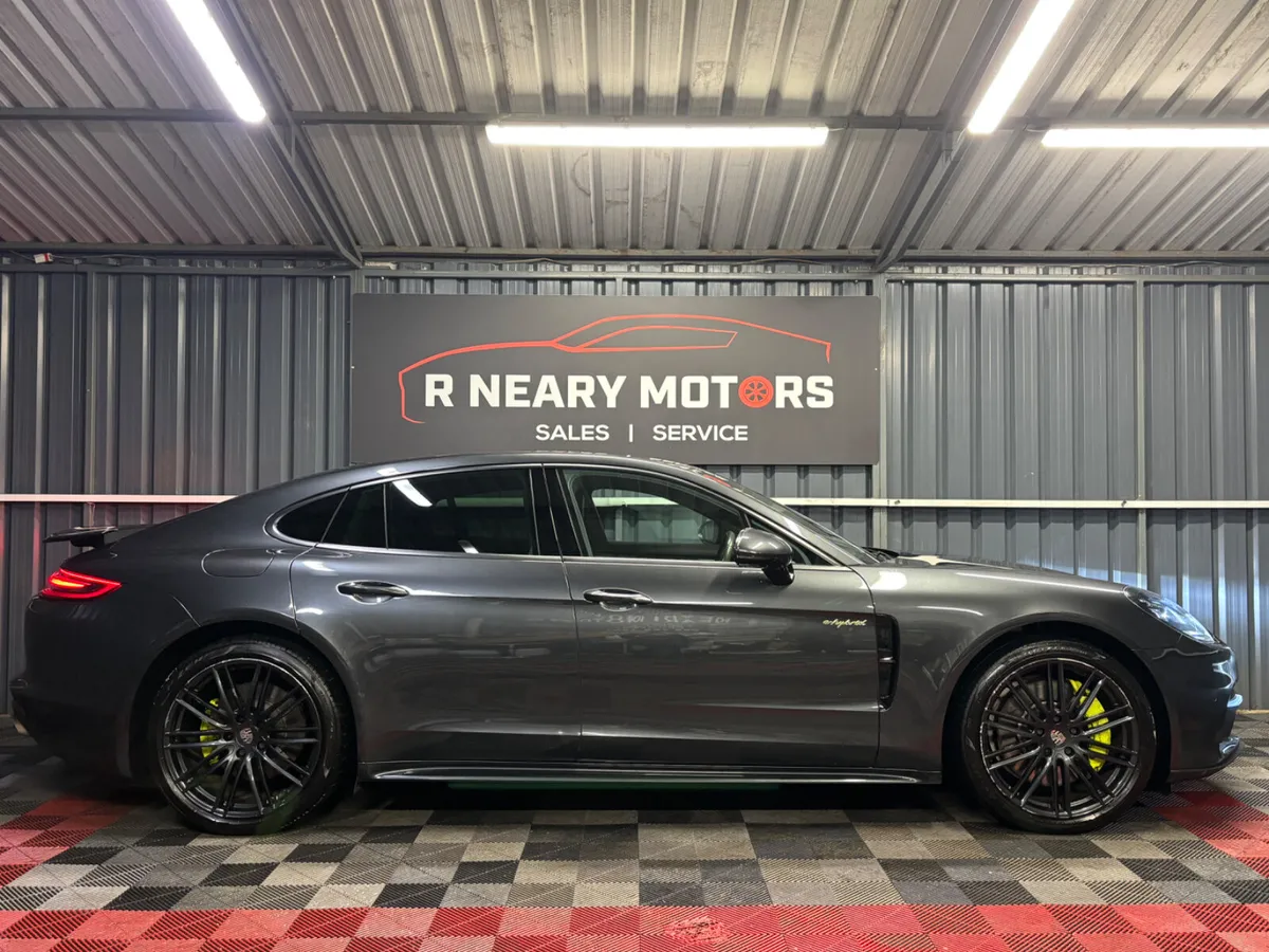2017 Porsche Panamera Panamera 4 E-Hybrid Executiv - Image 4