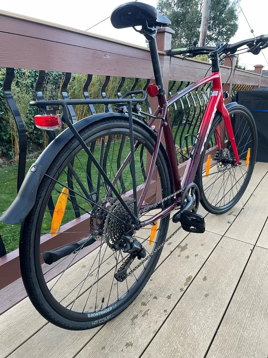 Trek FX3 Hybrid Bike (fully equipped) - Image 3