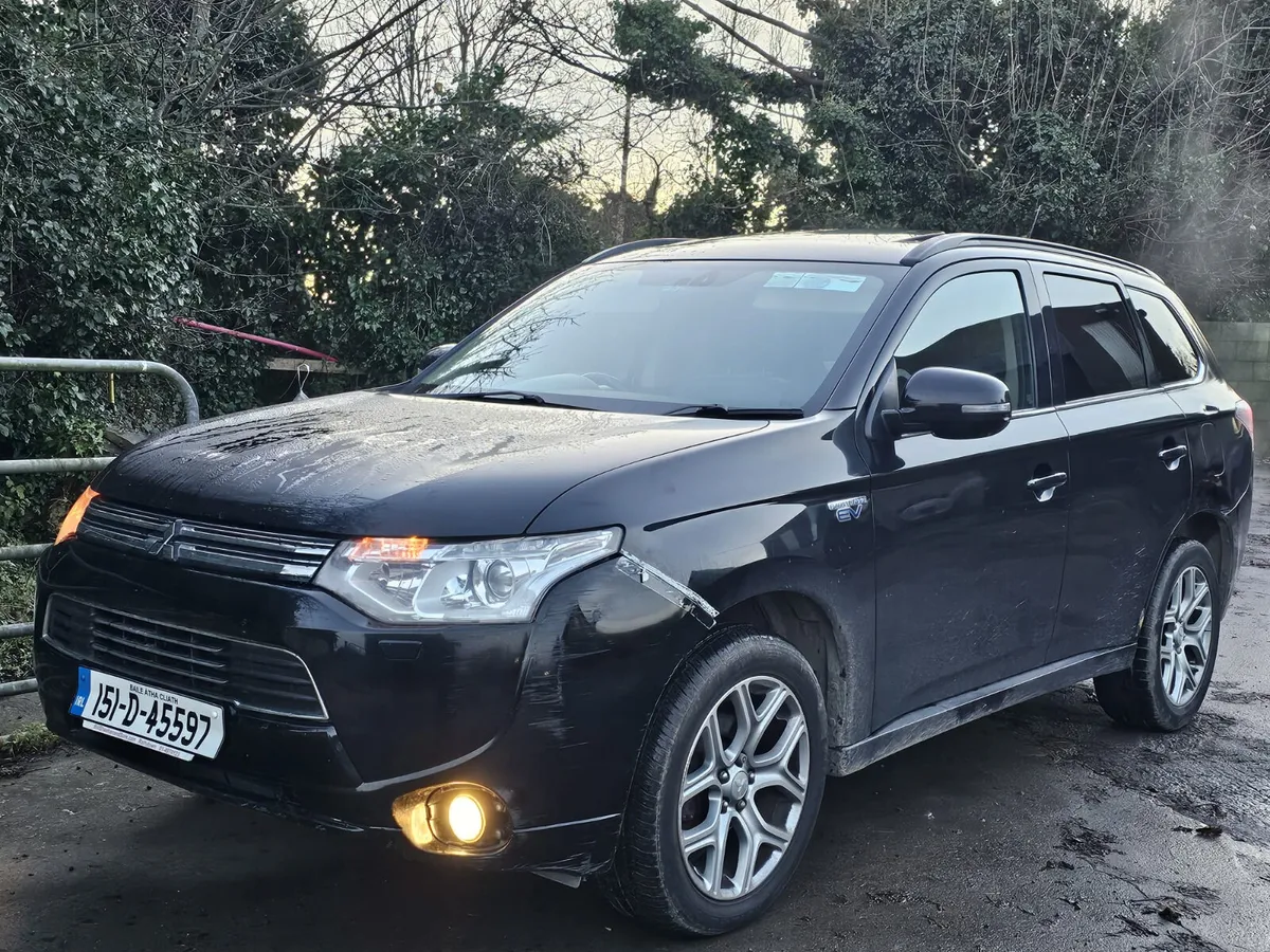Mitsubishi Outlander 2015 hybrid automatic - Image 1