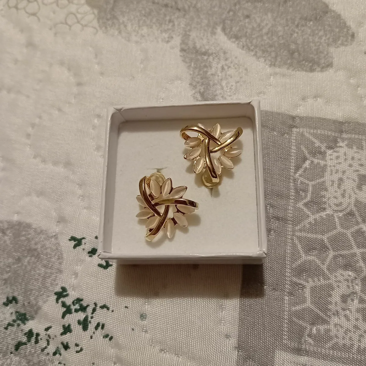 BRAND NEW Earrings - Image 2
