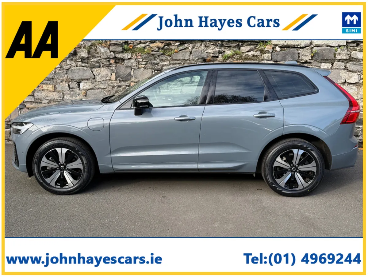 Volvo XC60 PLUS DARK T6 RECHARGE AWD//GREAT SPEC// - Image 3