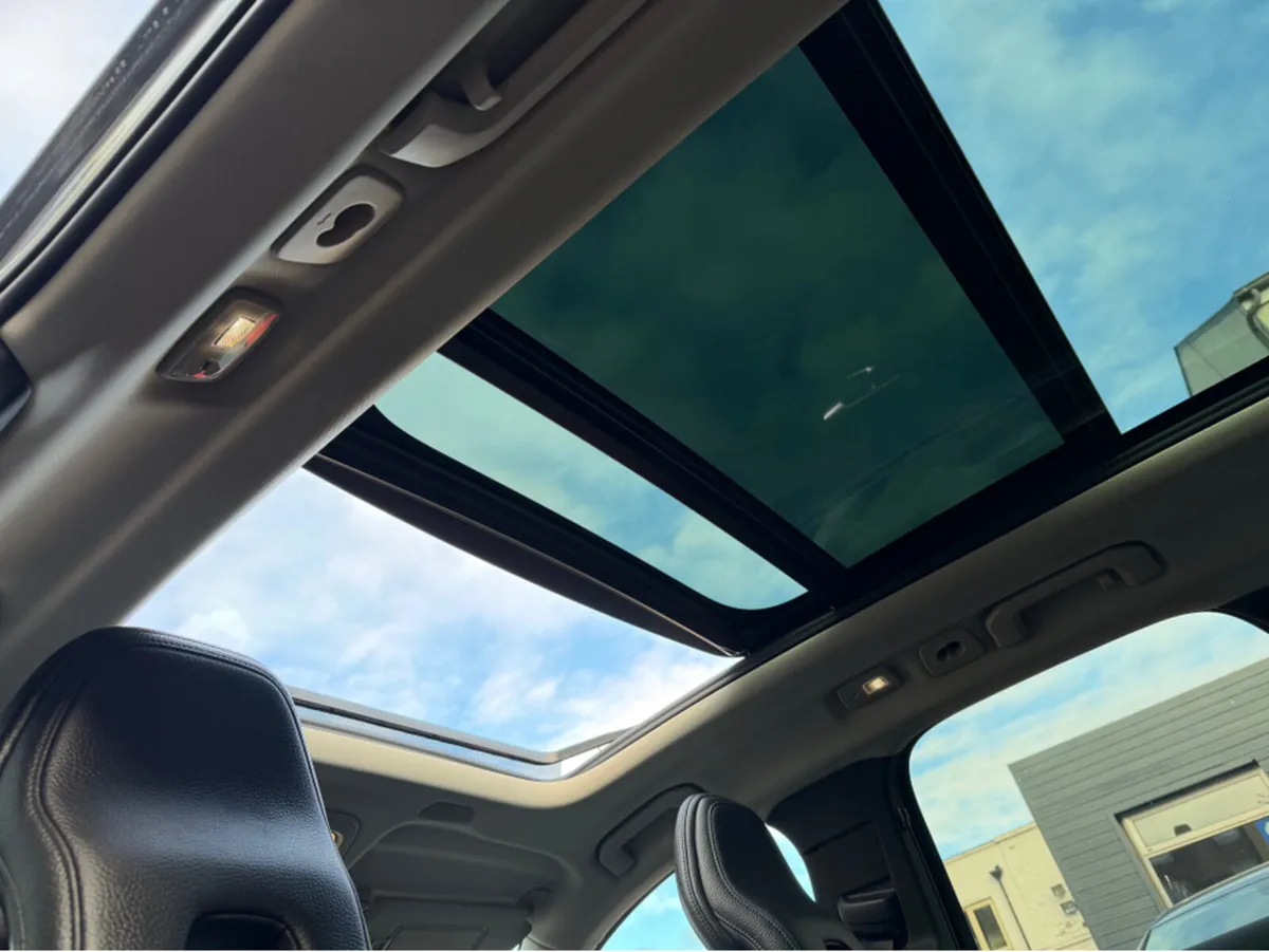 Volvo XC60 PLUS DARK T6 RECHARGE AWD//GREAT SPEC// - Image 4