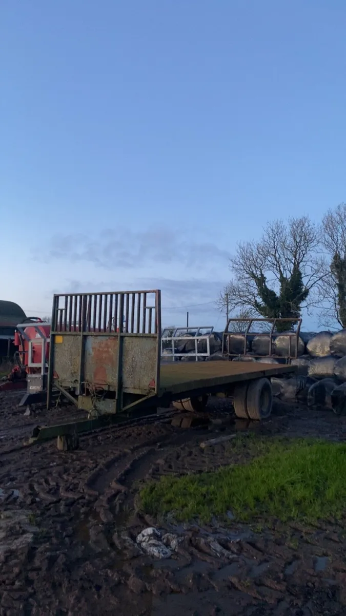 2 bale trailers - Image 1