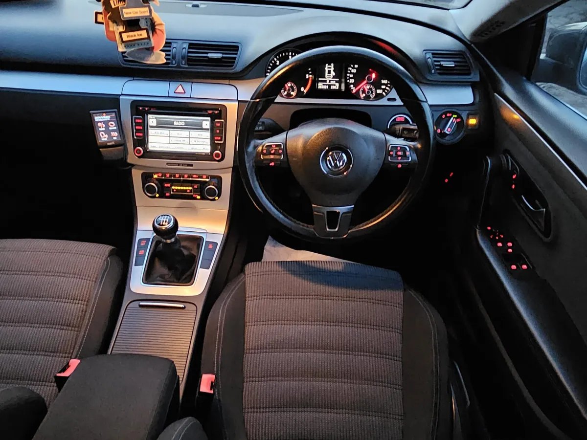 Volkswagen Passat 2010 diesel €2999 no offers - Image 4