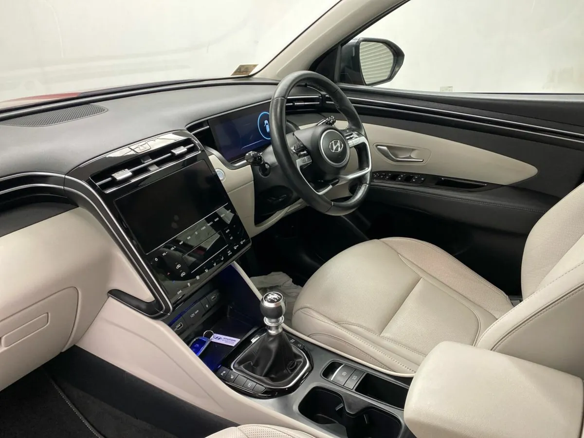Hyundai Tucson 2WD Executive Plus w 2 Tone Roof - Image 3
