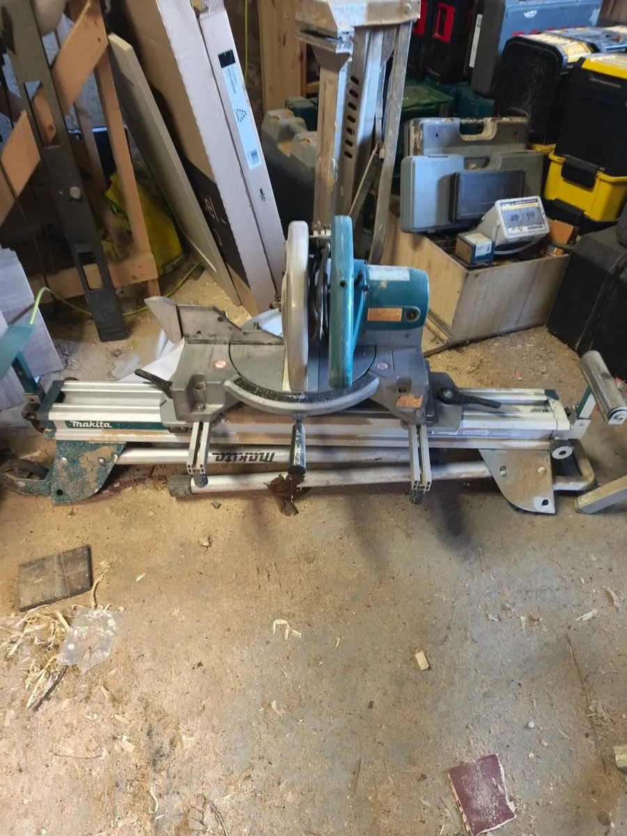Makita chop saw with stand