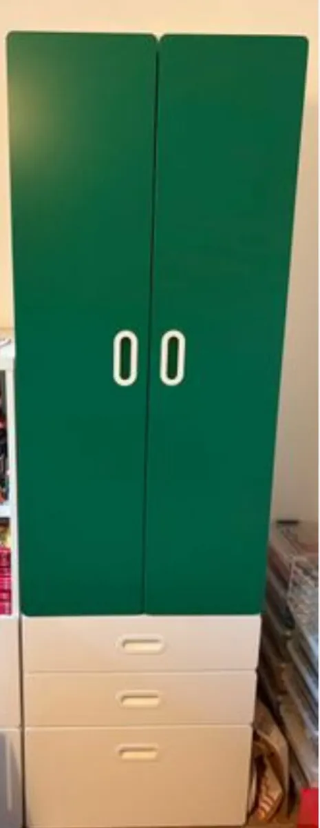 Double wardrobe with drawers
