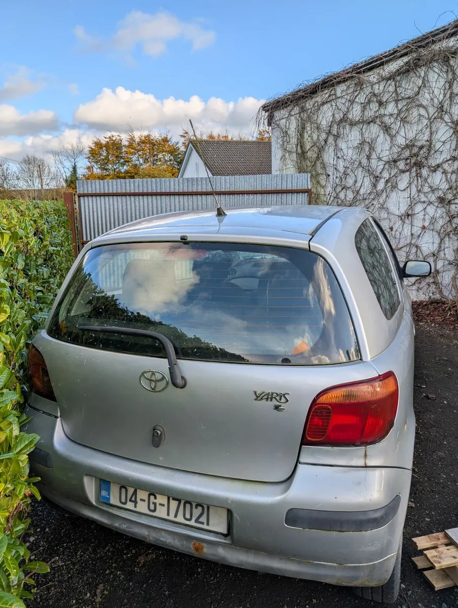 Toyota Yaris 2004 - Image 2