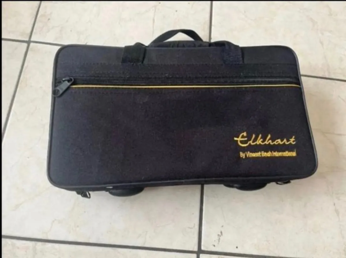 B flat Elkhart Clarinet - Image 2