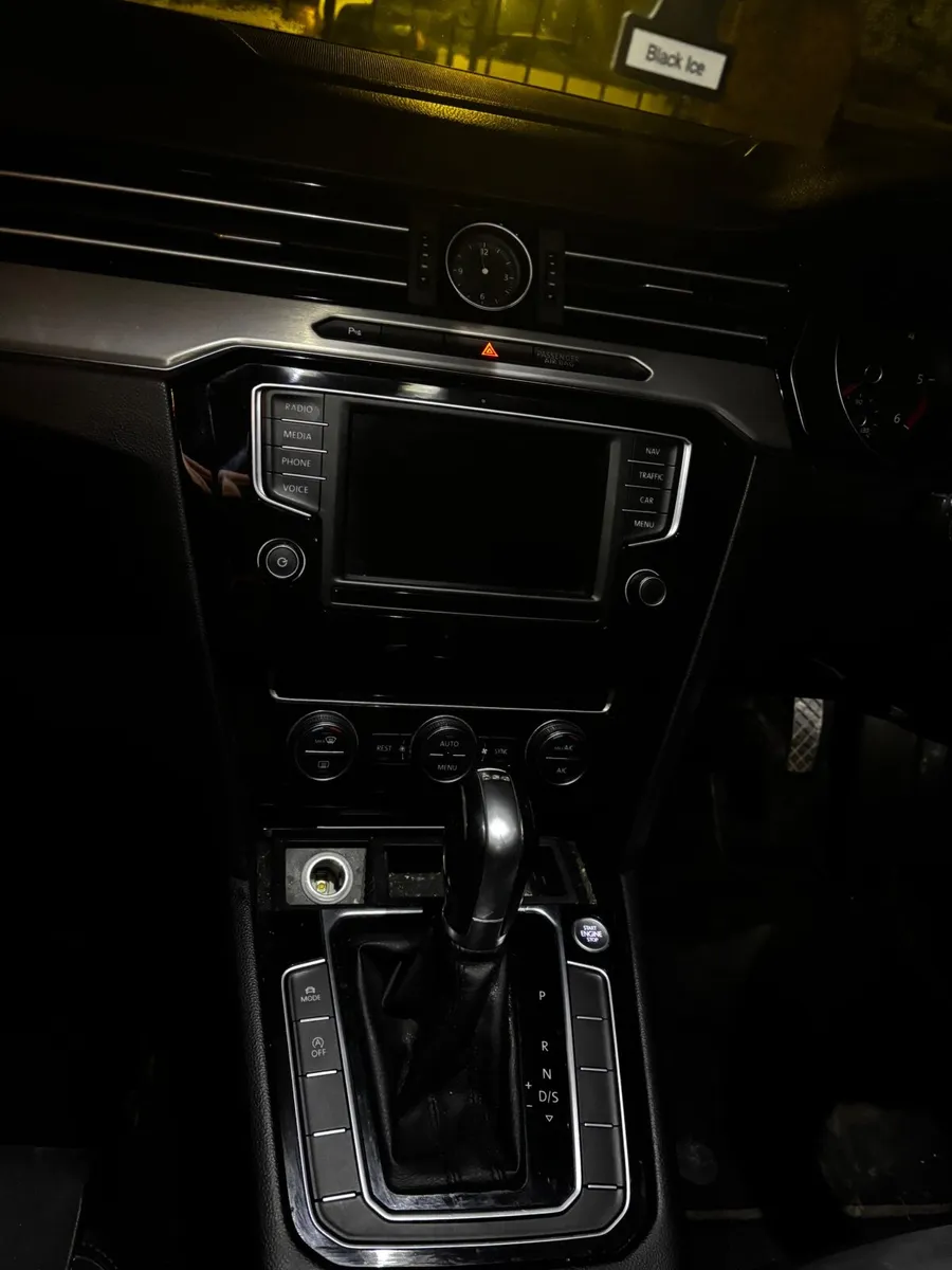 Volkswagen Passat 2016 - Image 4