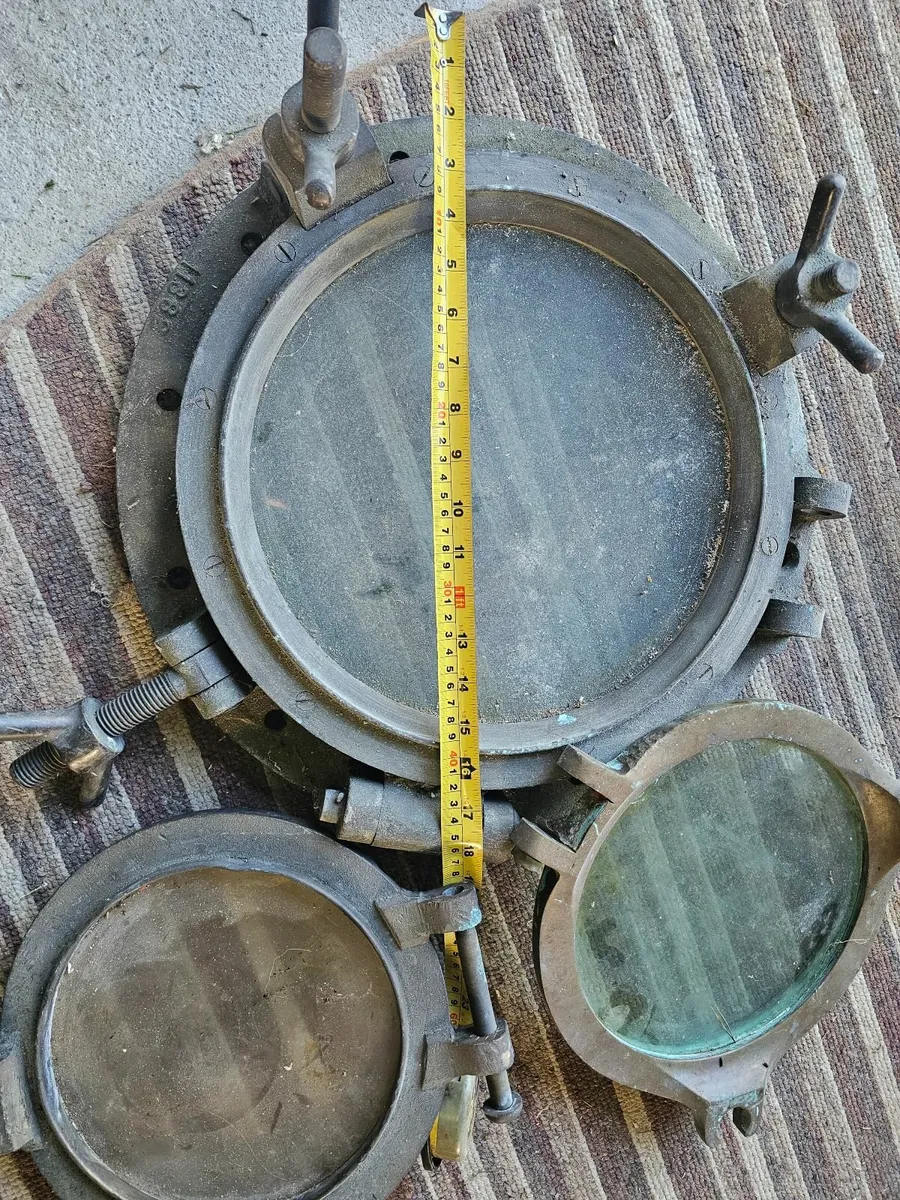 Ships portholes and ships Binnacle - Image 3