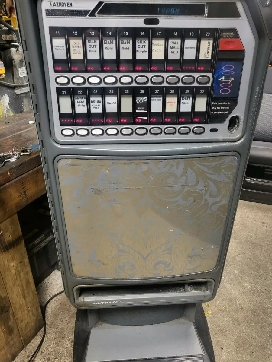 VINTAGE CIGARETTE FAGE MACHINE - Image 1