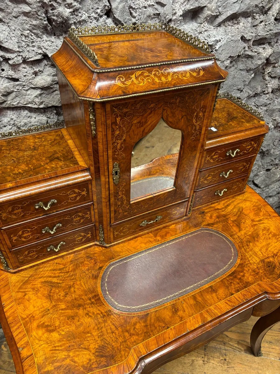 Bonheur Du Jour - Image 2