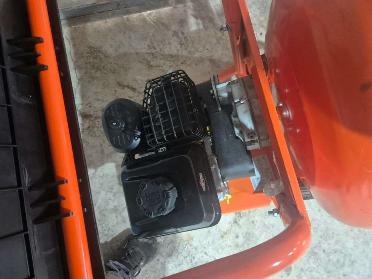 New victor petrol mixer - Image 4