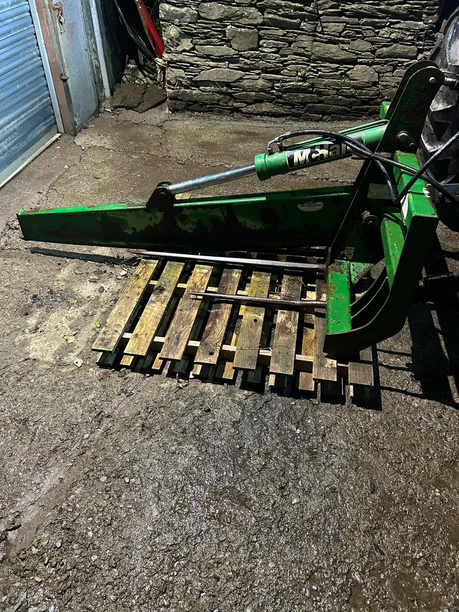 Mchale bale splitter - Image 1