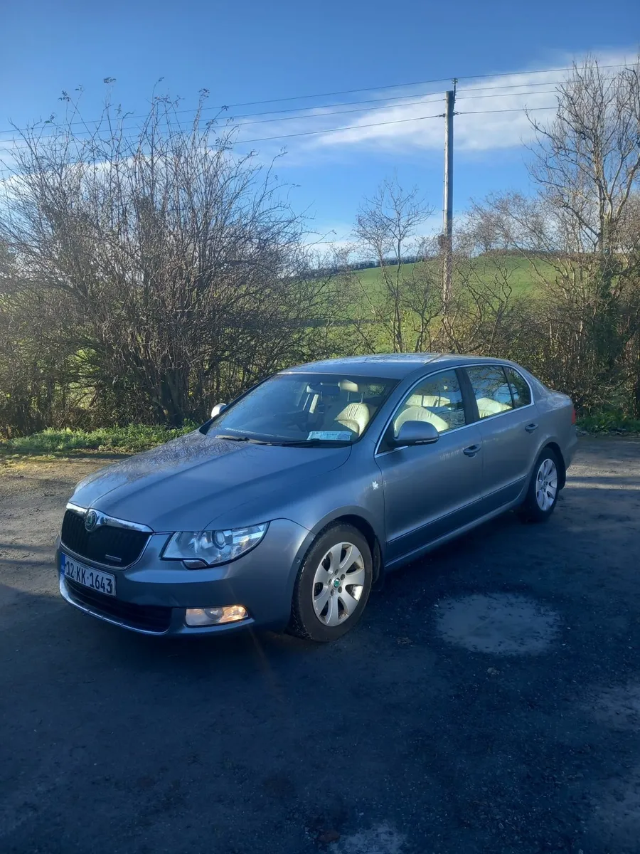 Skoda Superb 2012 - Image 1