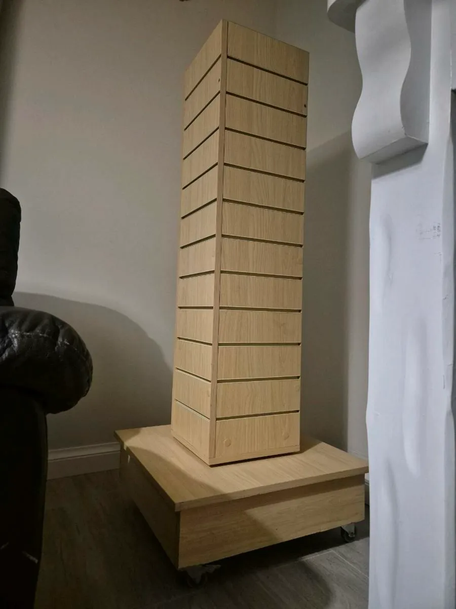 Accessory Display Tower (Retail Display) - Image 1