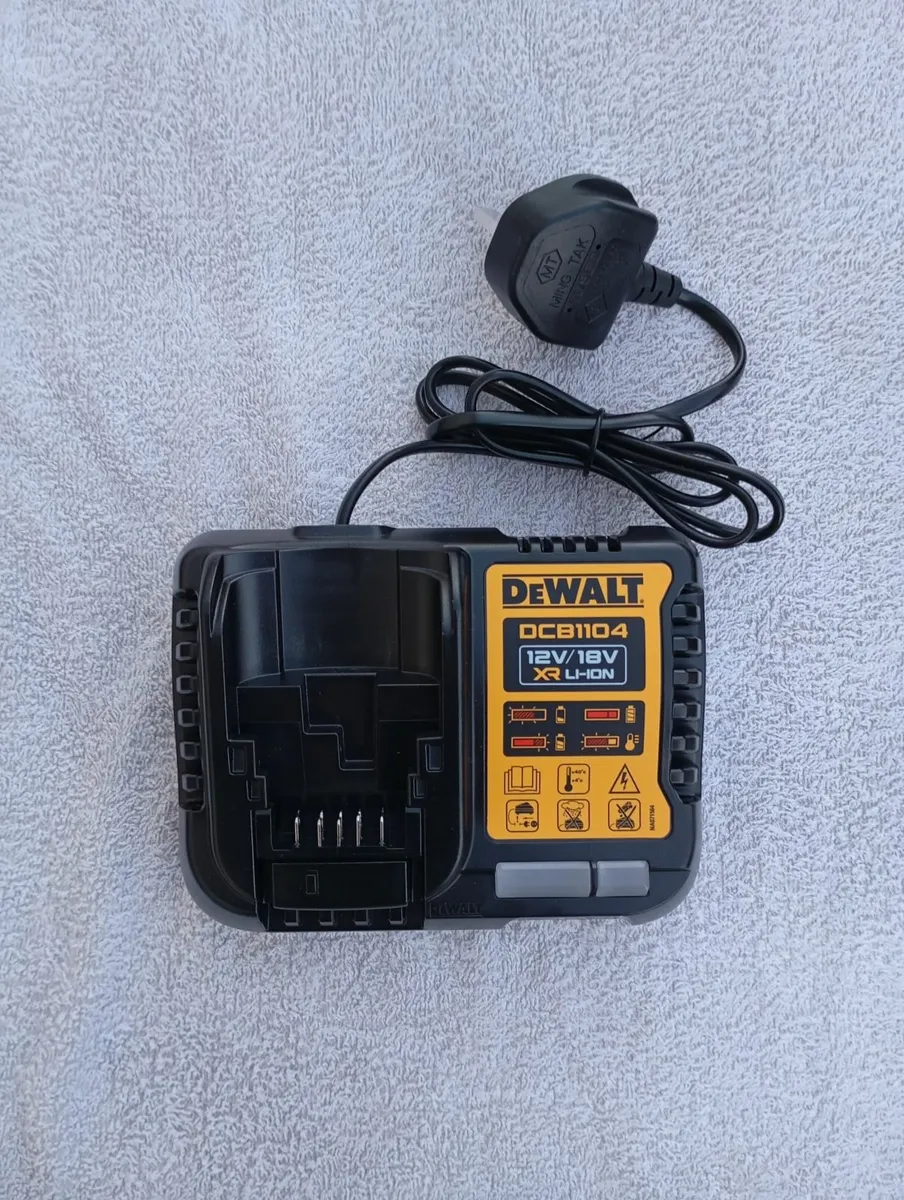 DeWalt Charger and Battery - Image 2