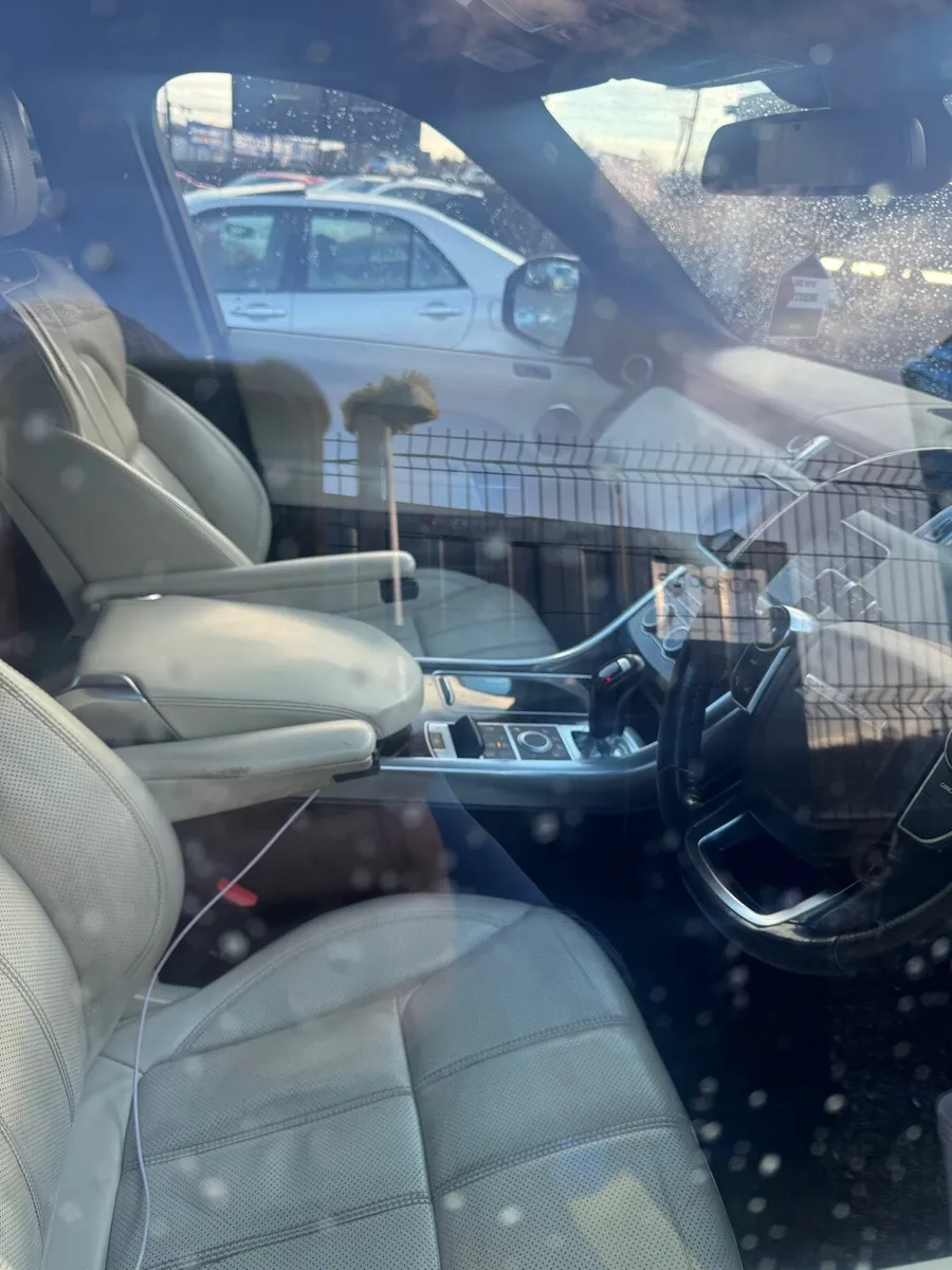 2014 Range Rover sport 3.0 - Image 3