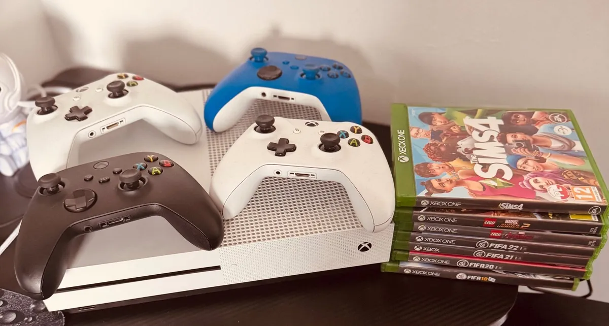 Xbox one S with controllers and games - Image 1