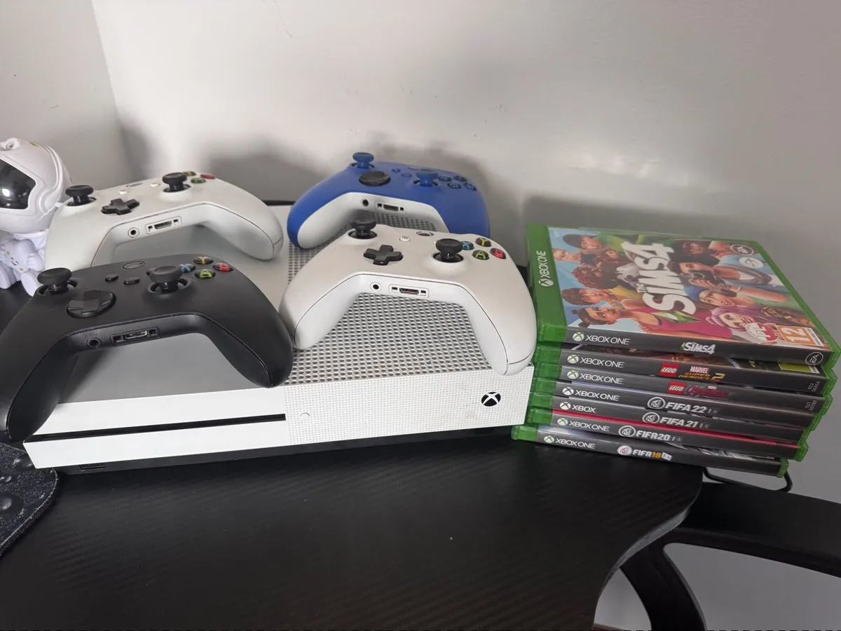 Xbox one S with controllers and games - Image 3