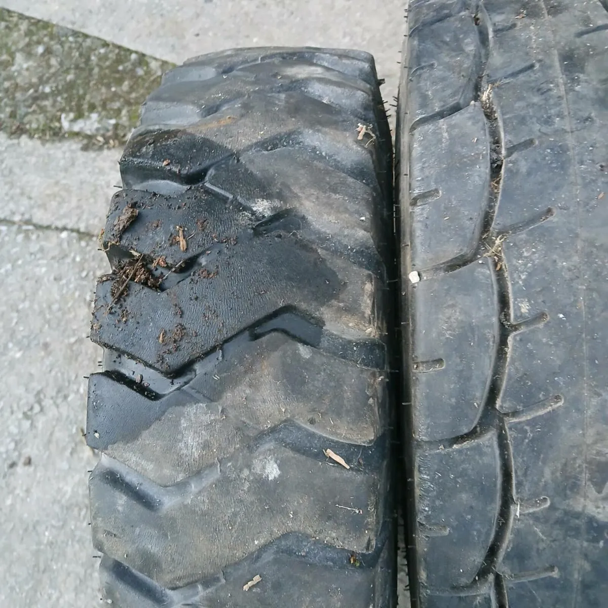 4 wheels and tyres 6.00-9 - Image 3