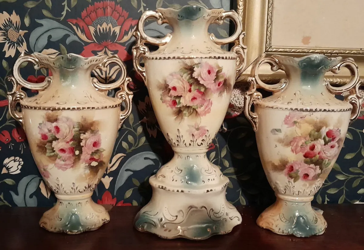 Vases - Image 1