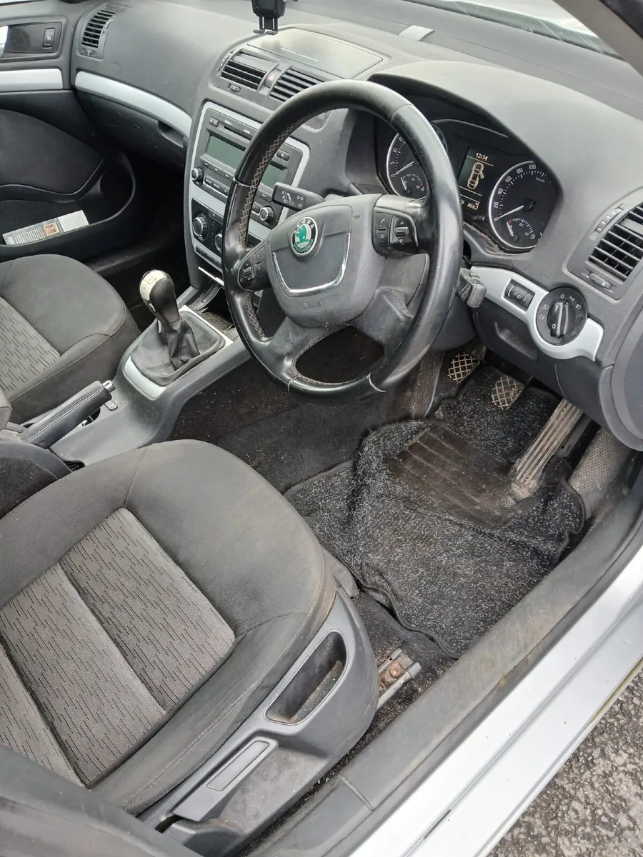 Skoda Octavia 2010 - Image 2