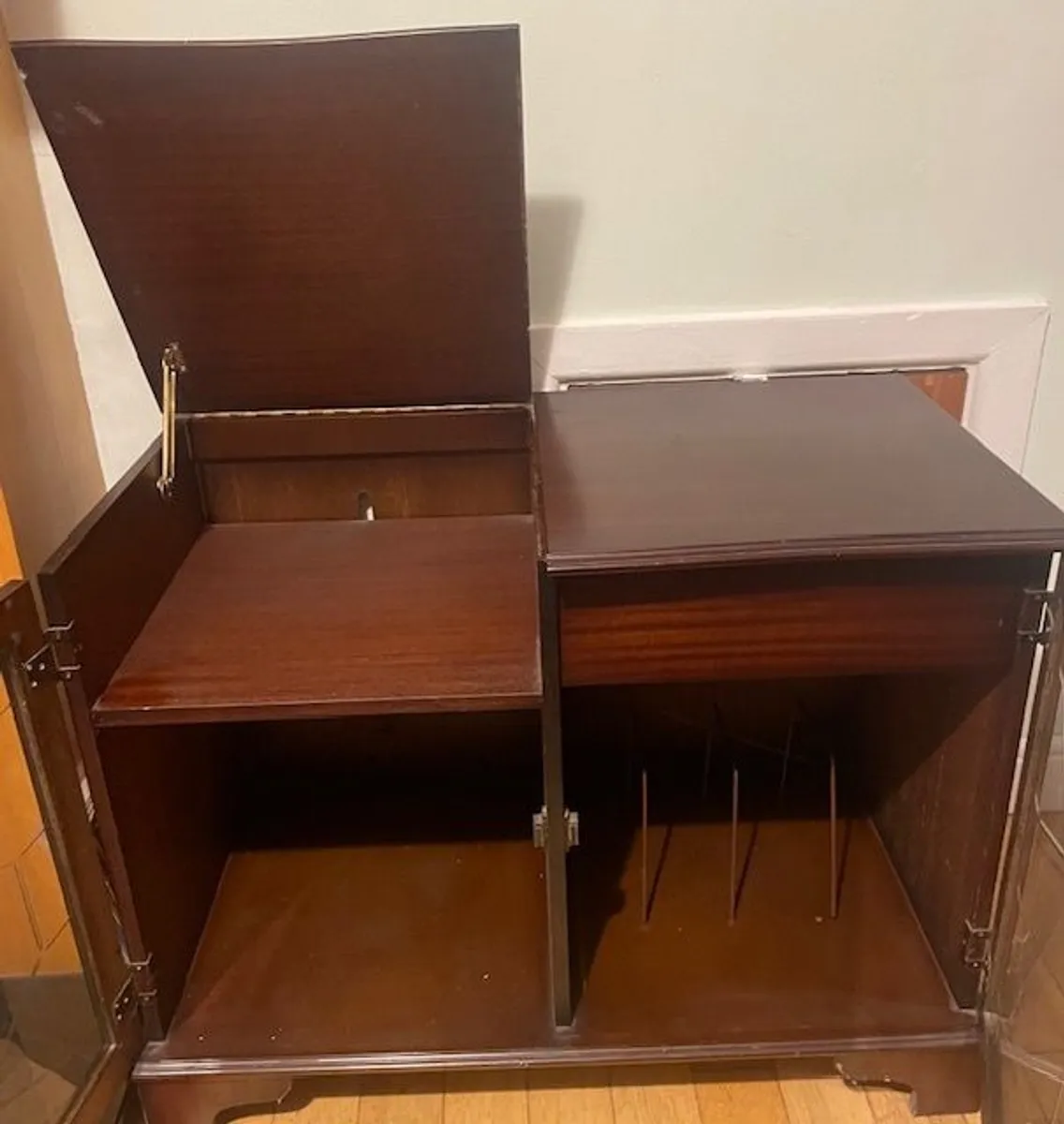 Mahogany Display Unit - Image 3