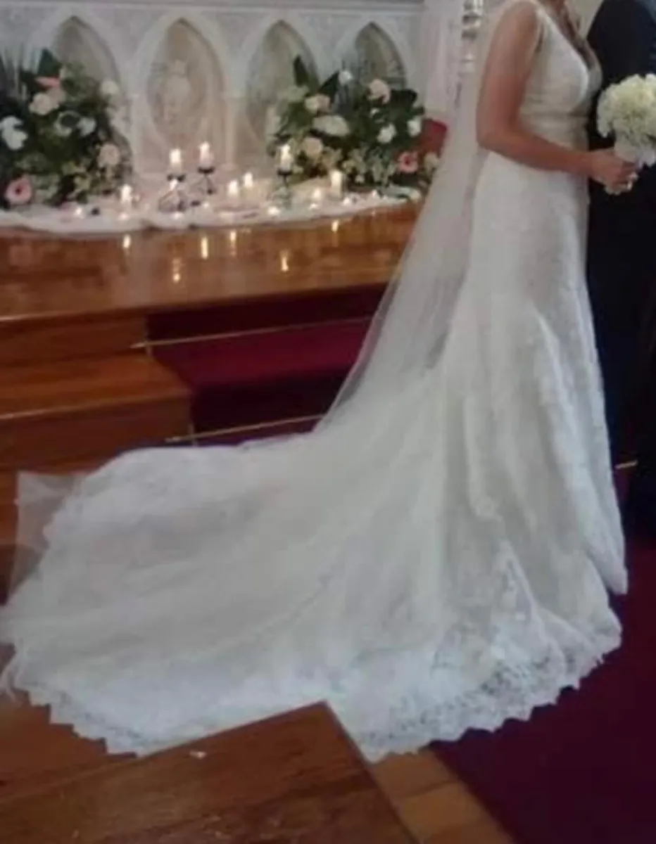 Wedding dress - Image 1