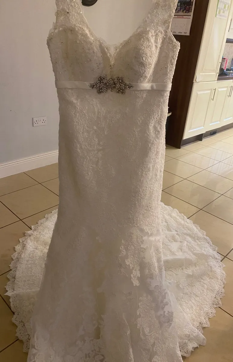 Wedding dress - Image 3