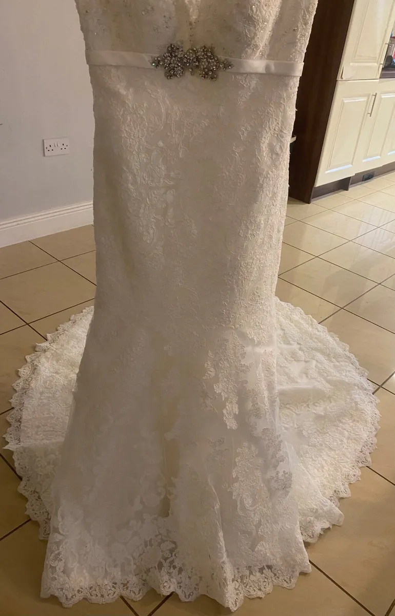 Wedding dress - Image 4