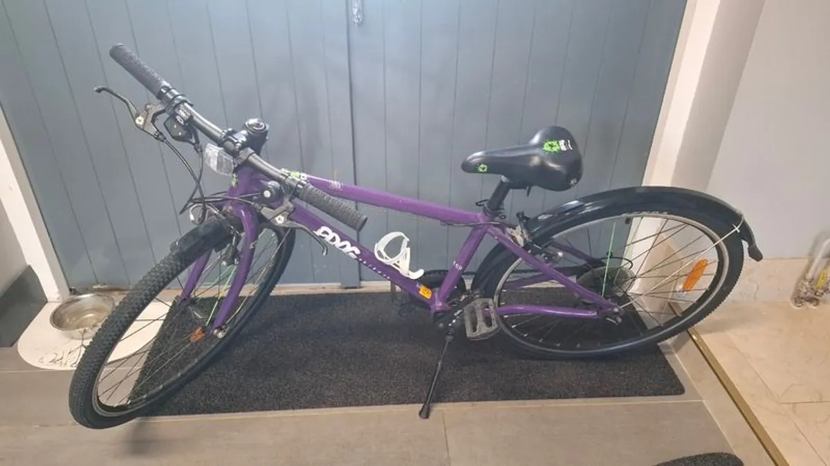Childrens bike - Image 1