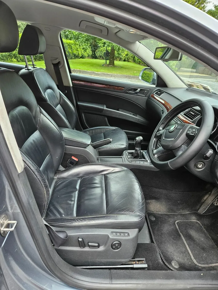 Car in need of  engine. For sale - Image 3