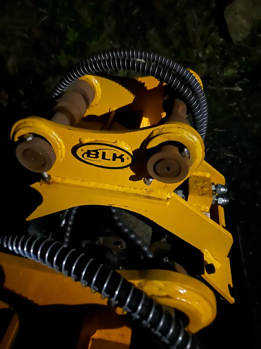 Blk wacker/ compaction plates - Image 1