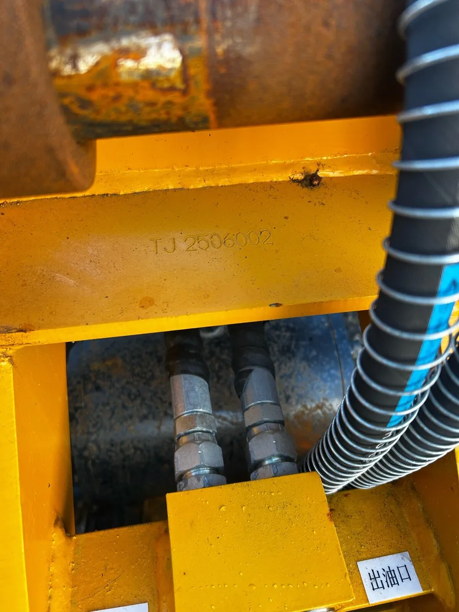 Blk wacker/ compaction plates - Image 3