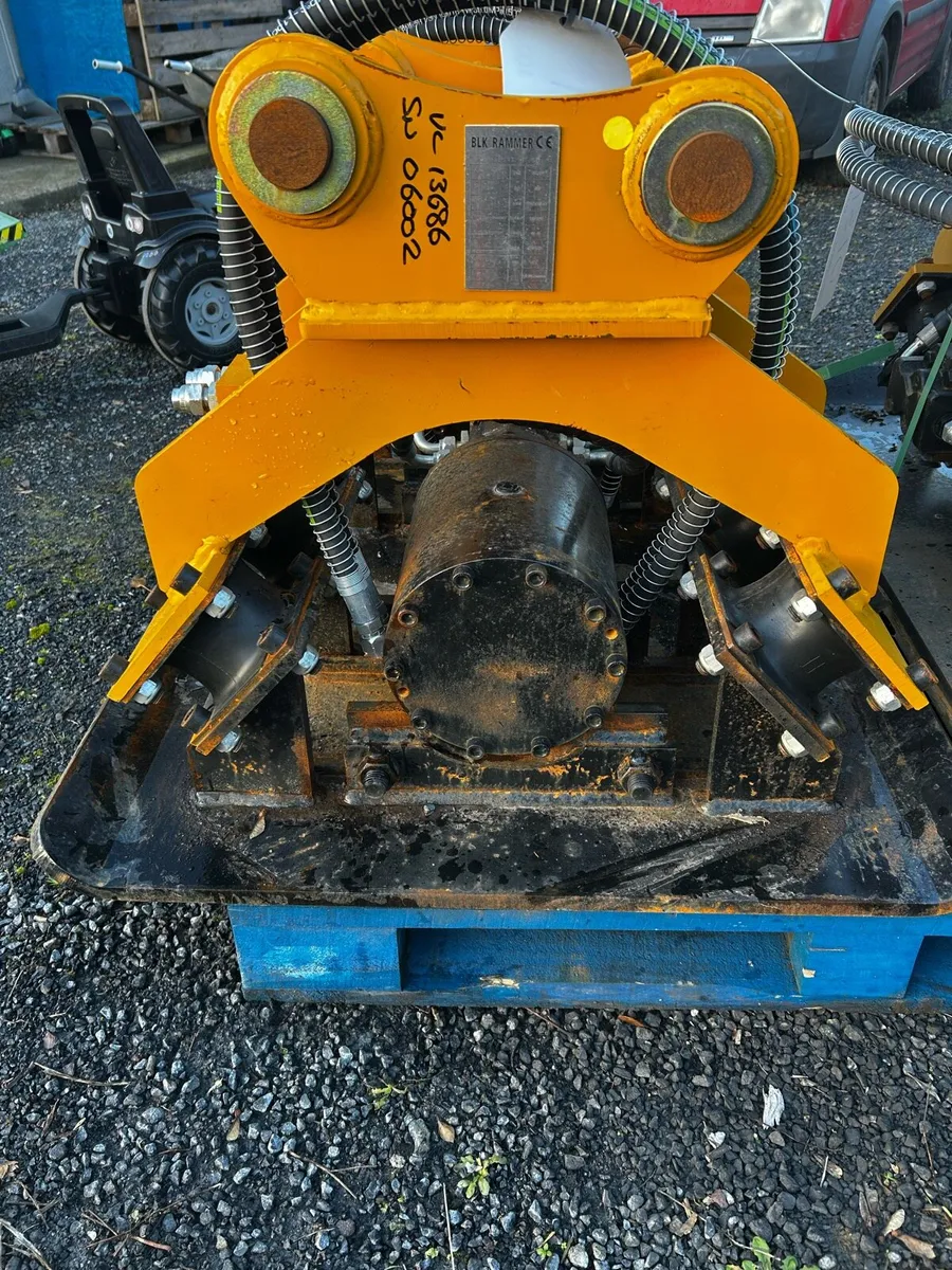 Blk wacker/ compaction plates - Image 4