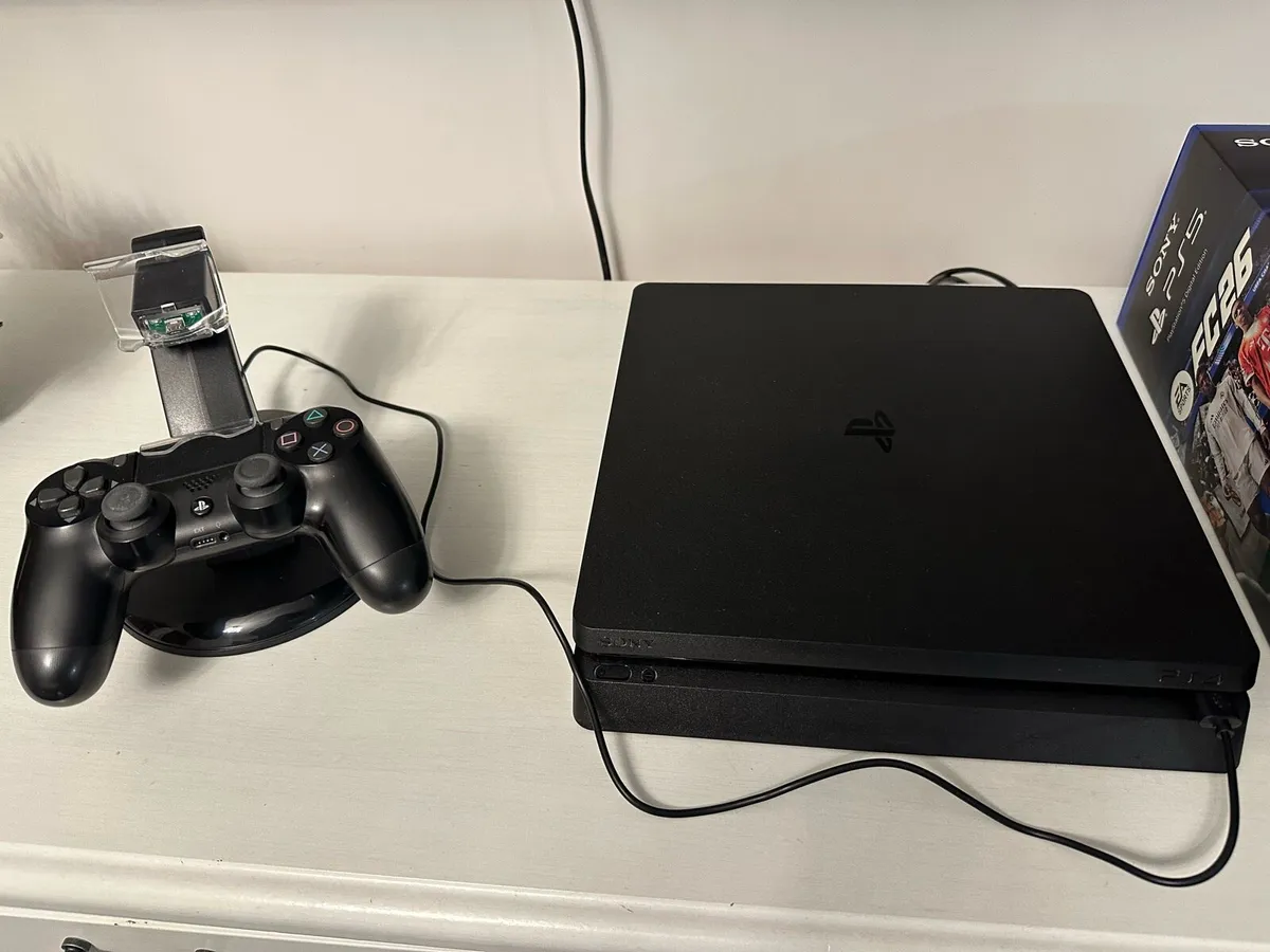 PlayStation 4 slim
