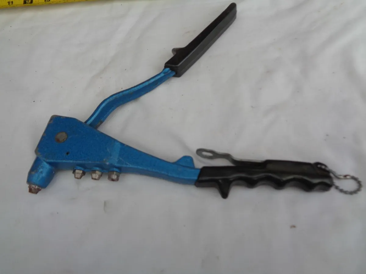 Rivet Gun for Sale - Image 2