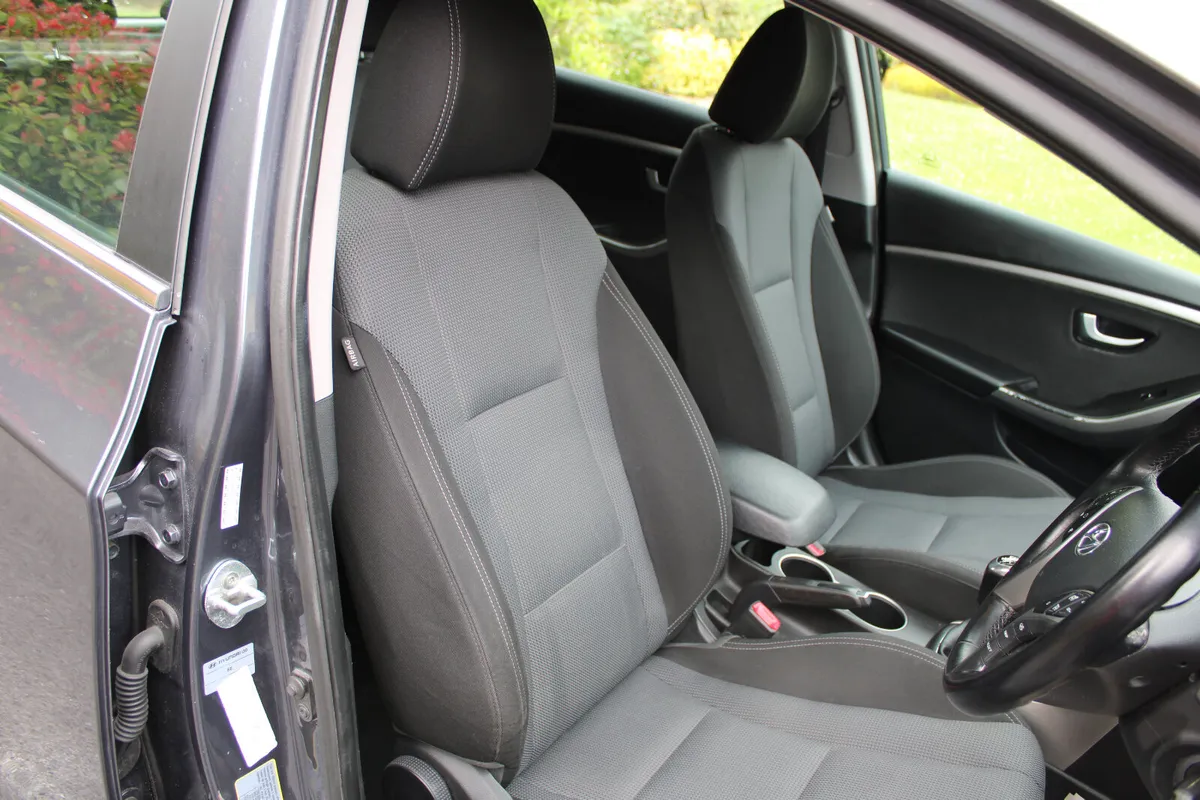 2016 HYUNDAI i30 DELUXE 1.4 5dr.  PETROL